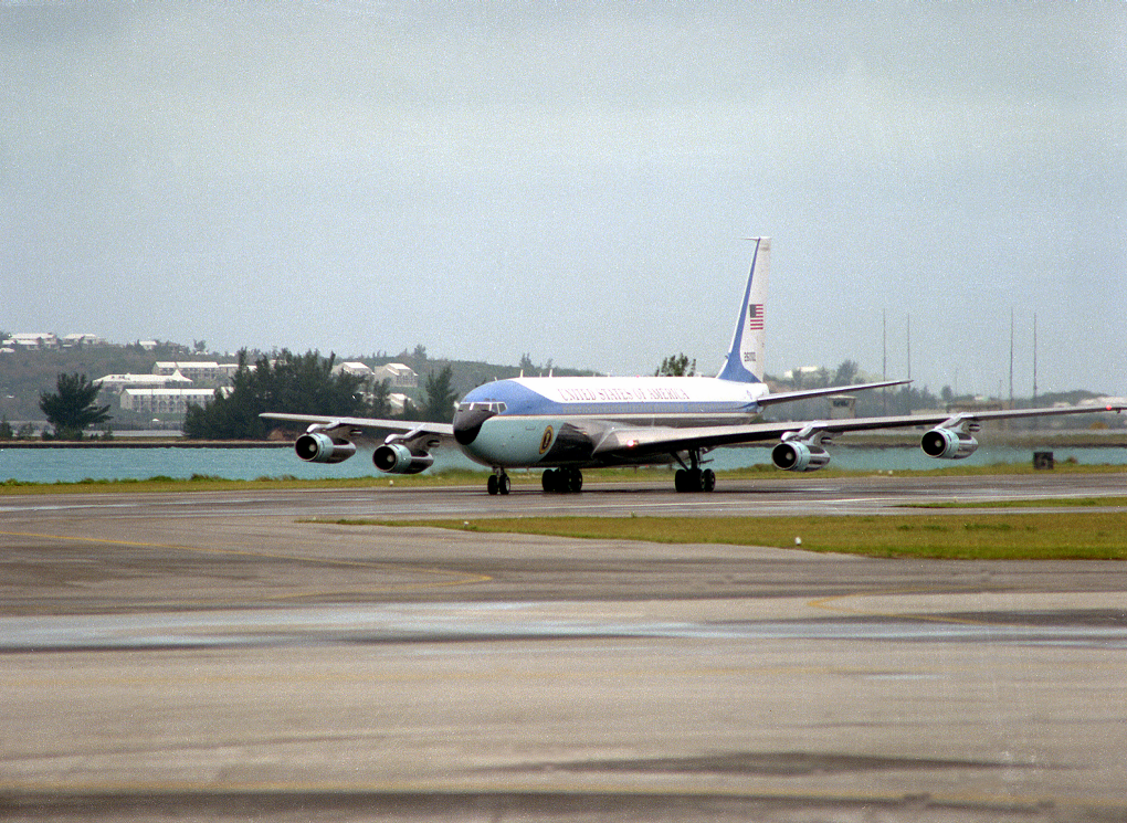 1990 April 13, President Bush arrives in Bermuda