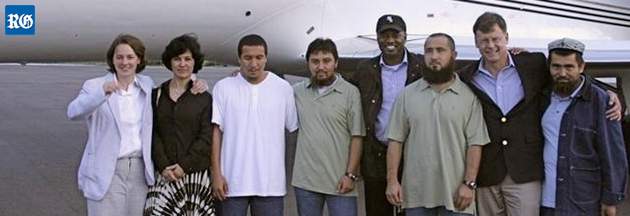 2009 June 11, Uighurs arrive in Bermuda