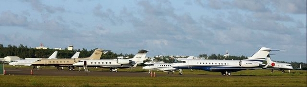 Airport private jets
