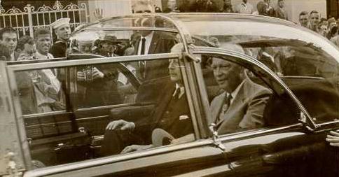 Eisenhower and MacMillan in Bermuda, arriving at Kindley Air Force Base